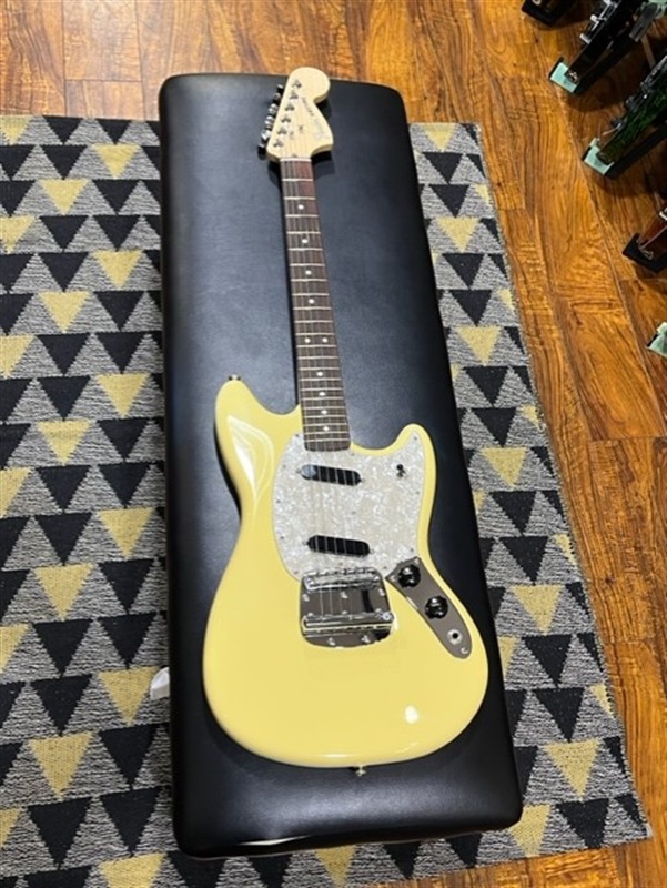 Fender USA American Performer Mustangの画像